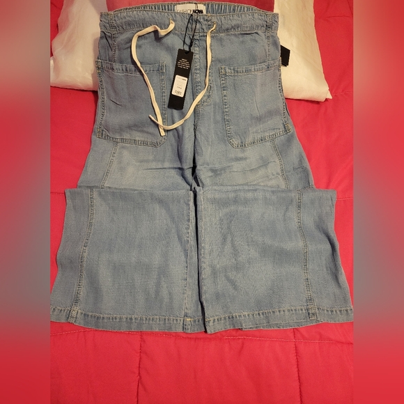 NWT Fashion Nova Saldana Relaxed Non Stretch Wide Leg Jeans - Medium Wash - Picture 2 of 4